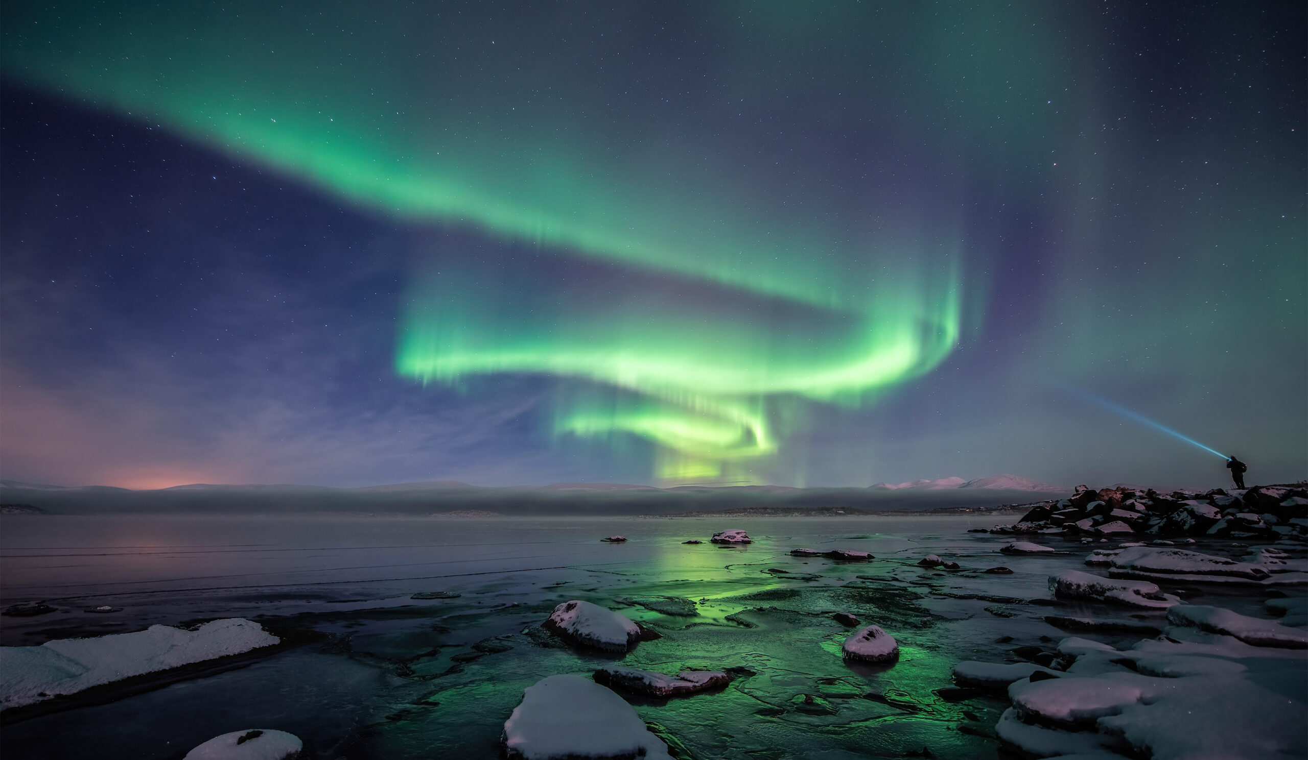 2025-vinter-norrsken-pannlampa