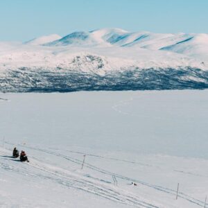 LÅKTATJÅKKO SNOWMOBILE TOUR